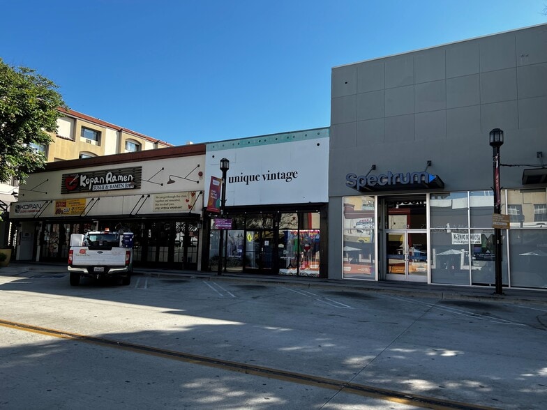 More Photos Of 212 N San Fernando Blvd, Burbank Storefront For Lease