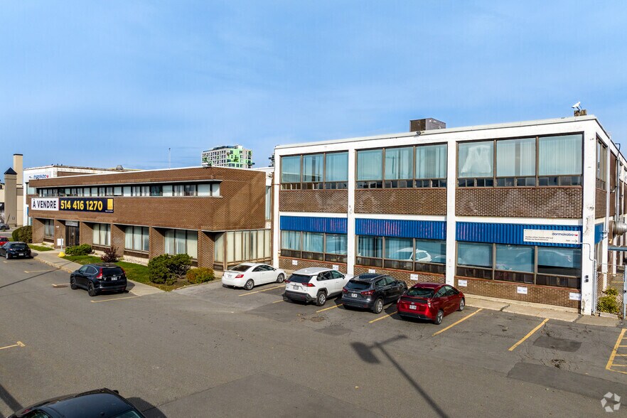More Photos Of 7301 Boul Décarie, Montréal Warehouse For Lease