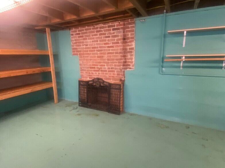 More Photos Of 1484 E Saint Louis St, Springfield Office For Sale