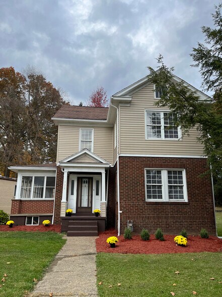 More Photos Of 329 E Moody Ave, New Castle Religious Facility For Sale