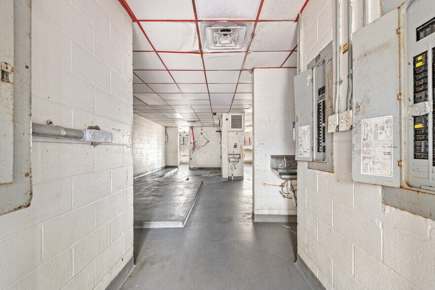 More Photos Of 435 E Main St, Hohenwald Fast Food For Sale