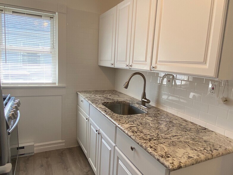 More Photos Of 526-532 Merrick Rd, Rockville Centre Storefront Retail Residential For Sale