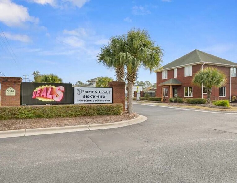 5044 Carolina Bch Rd