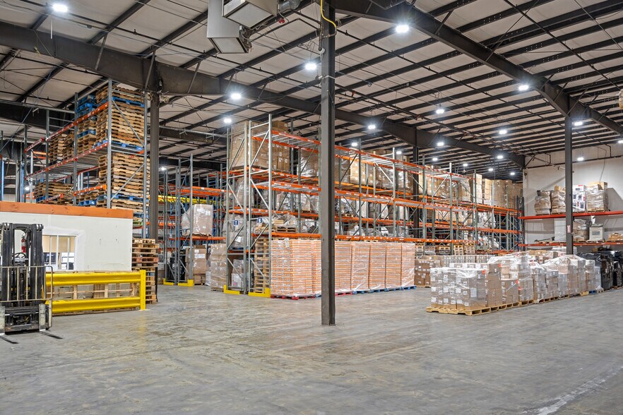 More Photos Of 475 Oberlin Ave S, Lakewood Warehouse For Lease