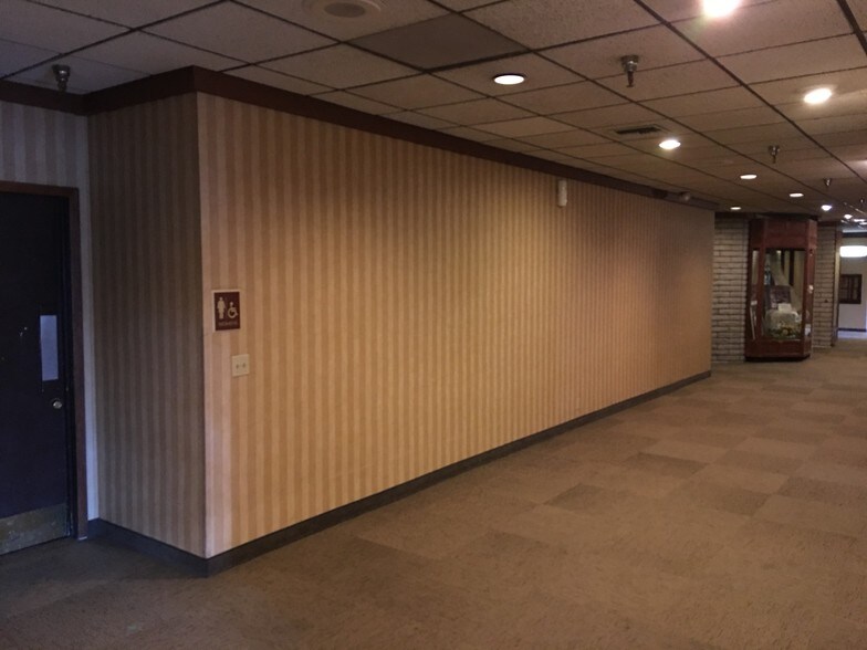 More Photos Of 1701 Hwy 93 S, Kalispell Hotel For Sale