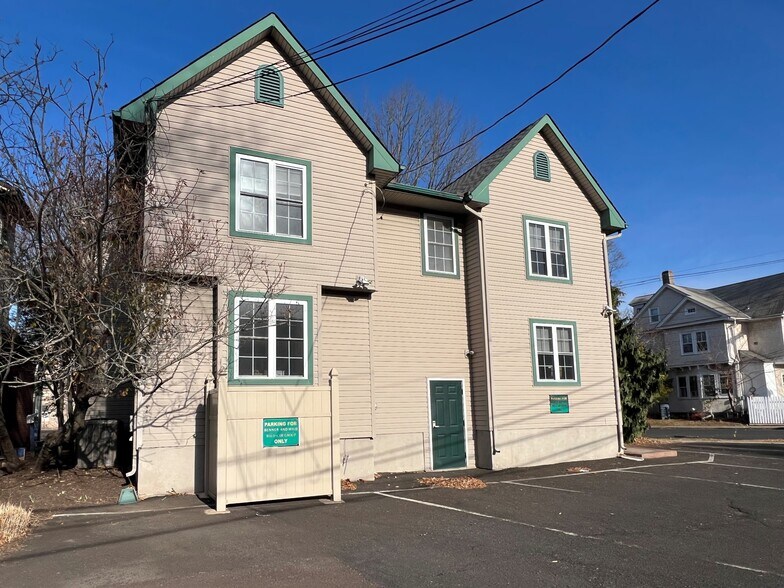 More Photos Of 174 W State St, Doylestown Freestanding For Sale