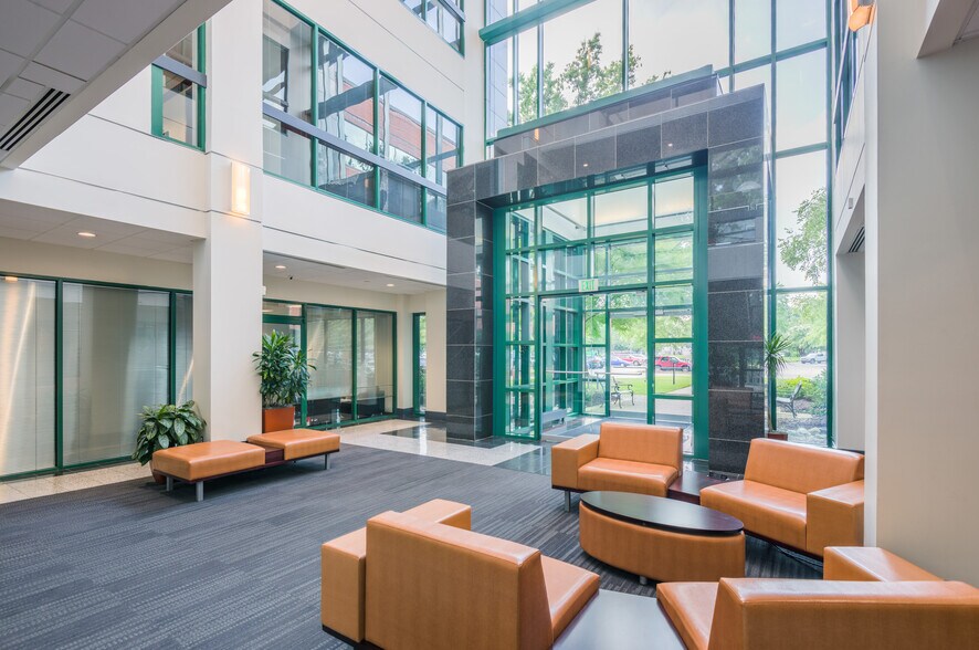 More Photos Of 2809 S Lynnhaven Rd, Virginia Beach Office For Lease