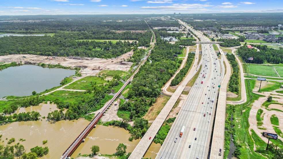 More Photos Of 14815 Freeway Service Road, Conroe Land For Lease