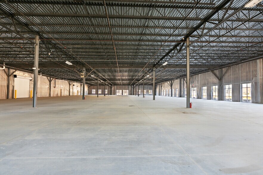 More Photos Of 2810 Procurement Cir, Fayetteville Flex For Lease