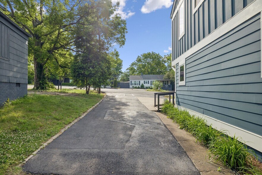 More Photos Of 2831 Azalea Pl, Nashville Office Residential For Lease