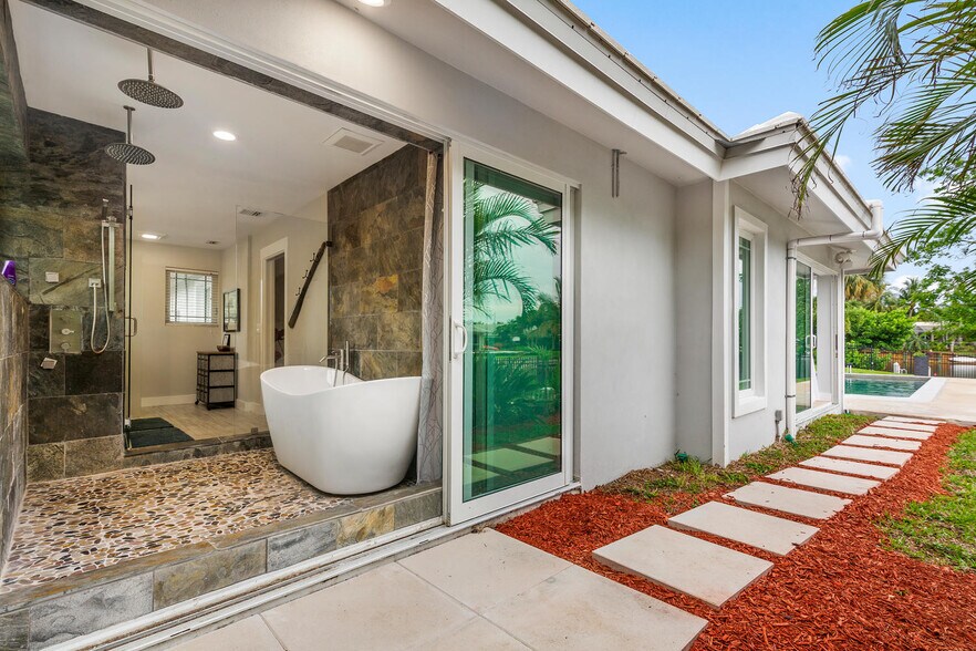 More Photos Of 1768 Tudor Rd, North Palm Beach Specialty For Sale