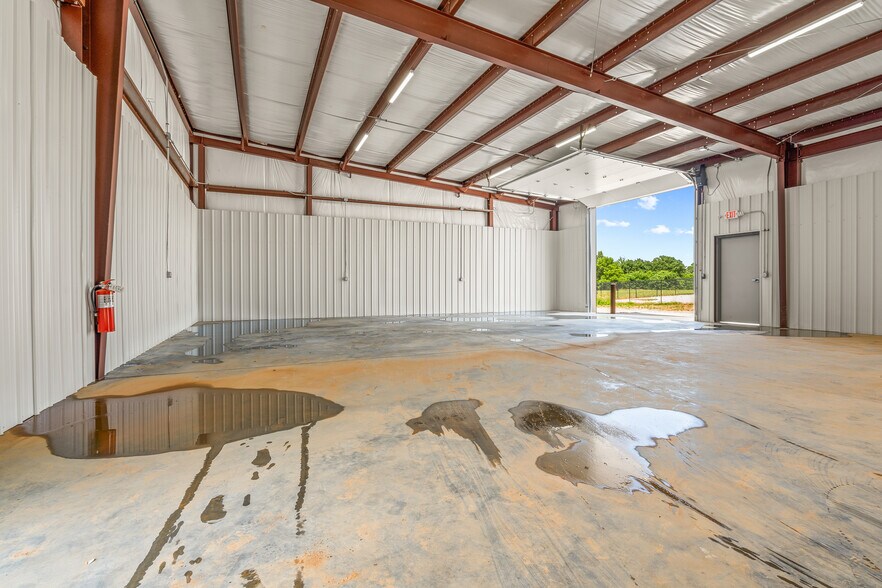 More Photos Of 12960 Grant Place, Bentonville Unknown For Lease