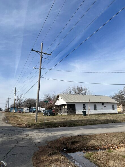 More Photos Of 310 W Corporation St, Henryetta Manufactured Housing Mobile Home Park For Sale