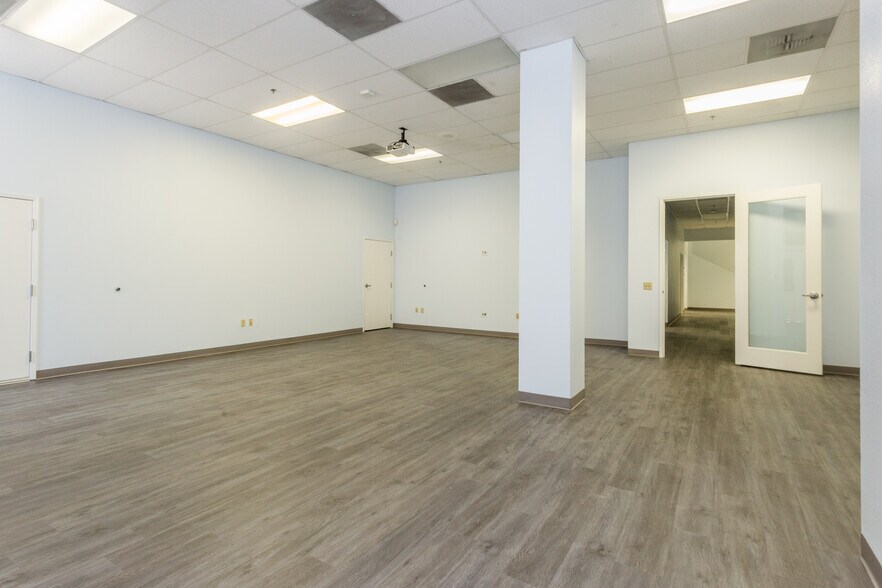 More Photos Of 1250-1252 FULTON St, Fresno Storefront Retail Office For Lease