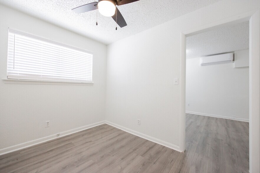 More Photos Of 130 NW 17th St, Oklahoma City Apartments For Sale