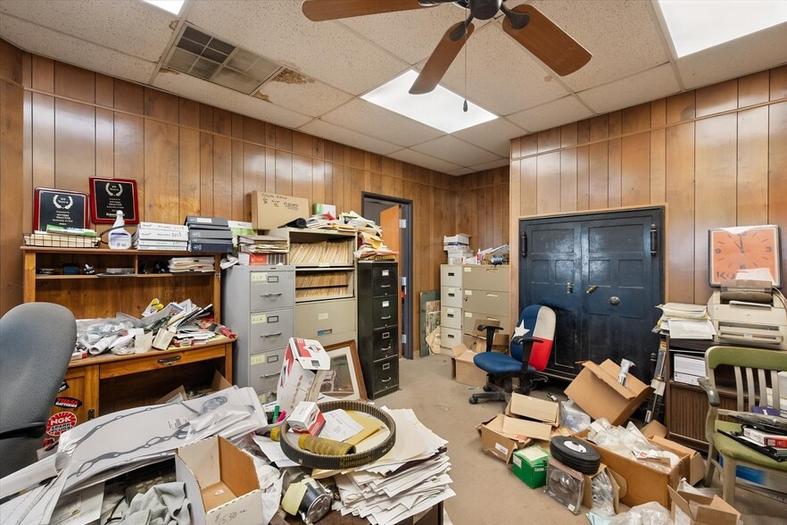 More Photos Of 3151 Int 45 E hwy, Corsicana Warehouse For Sale