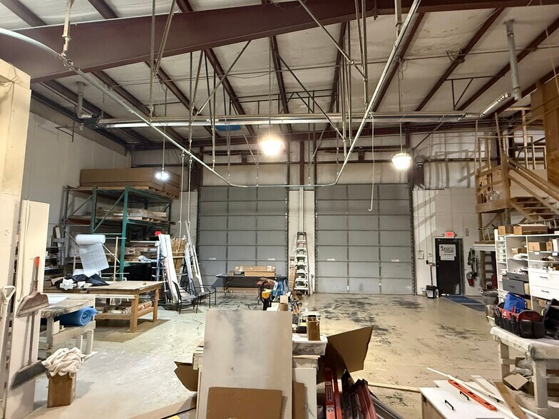 More Photos Of 707 N Frontier Rd, Papillion Industrial For Sale