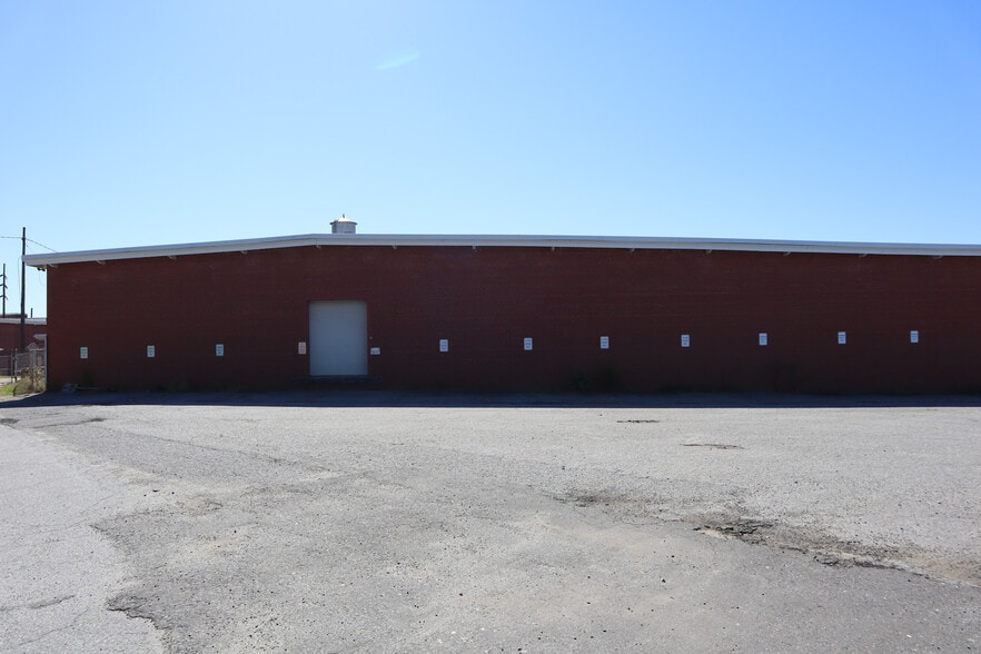 More Photos Of 308 E Thom St, China Grove Manufacturing For Lease