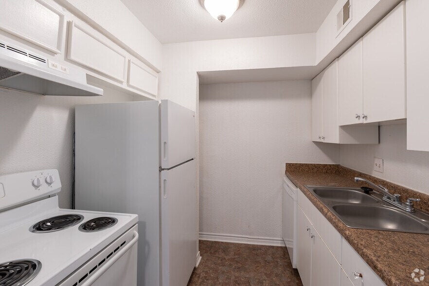 More Photos Of 475 S Denver St, Vidor Apartments For Sale