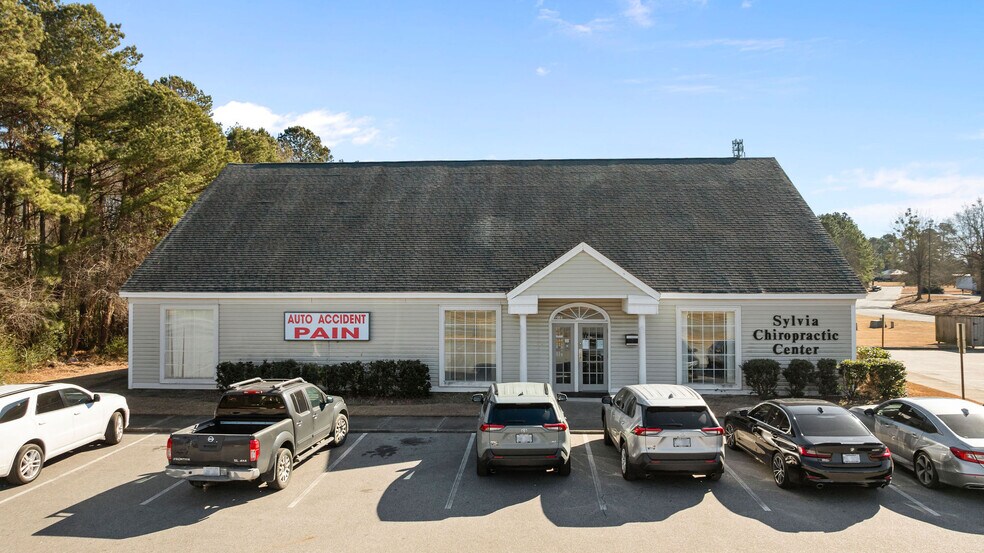 Primary Photo Of 2601 Herritage st, Kinston Medical For Sale