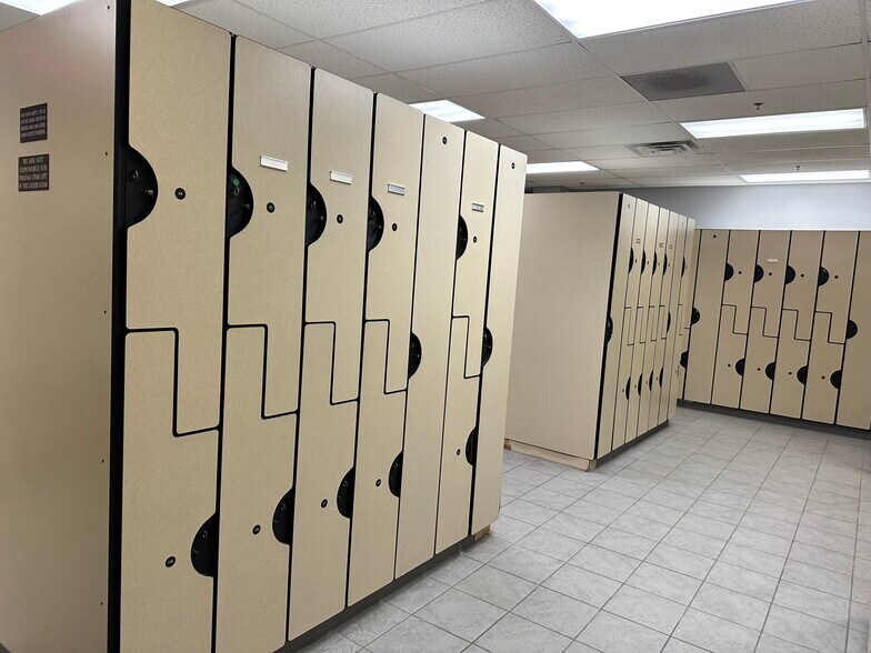 More Photos Of 119 N Washington Sq, Lansing Medical For Sale