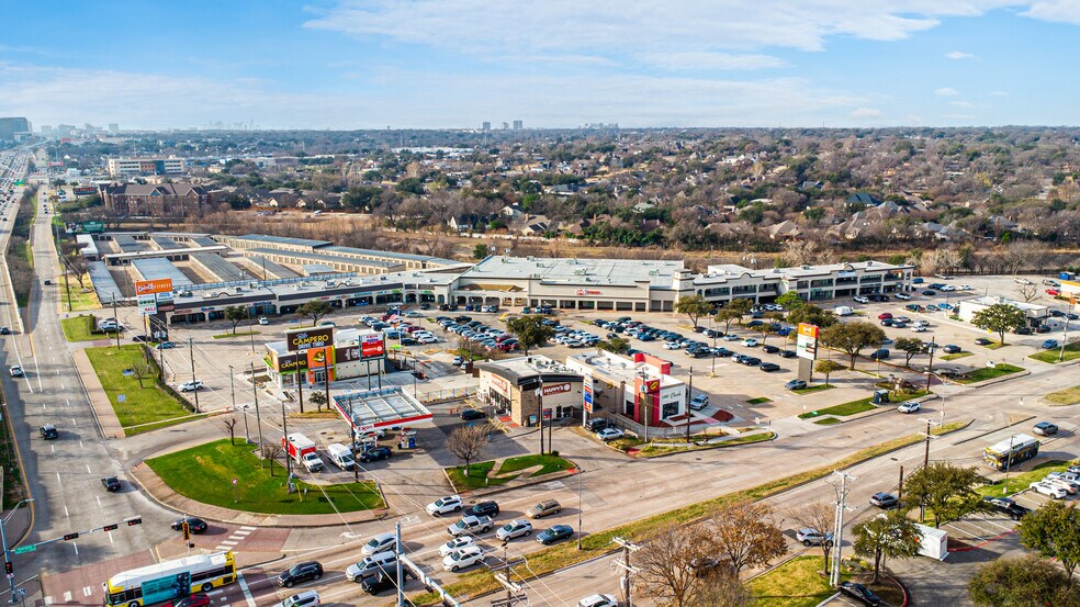 More Photos Of 11613-11617 N Central Expy, Dallas Unknown For Lease