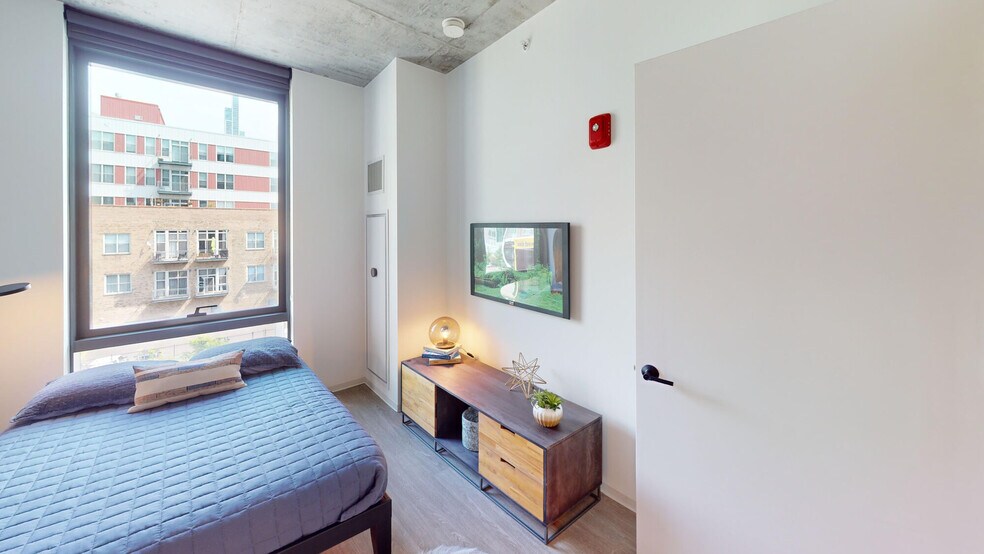 More Photos Of 1717 S Michigan Ave, Chicago Apartments For Lease