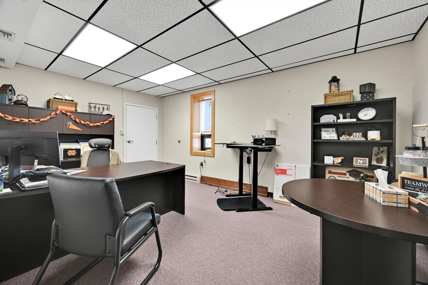 More Photos Of 2014 Laubach Ave, Northampton Office For Sale