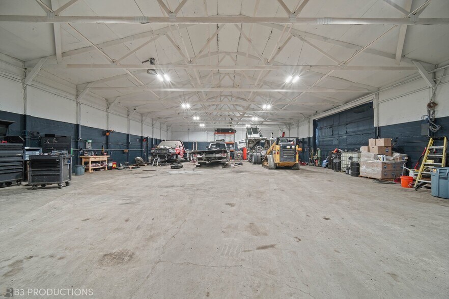 More Photos Of 1787 E Joe Orr Rd, Lynwood Warehouse For Sale