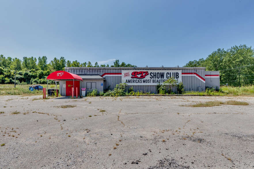 Primary Photo Of 60 Four Corners Ln, Centreville Bar For Sale