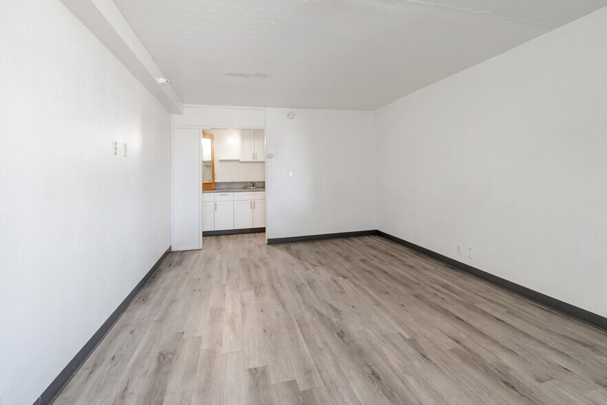 More Photos Of 2700 White Ln, Bakersfield Apartments For Sale