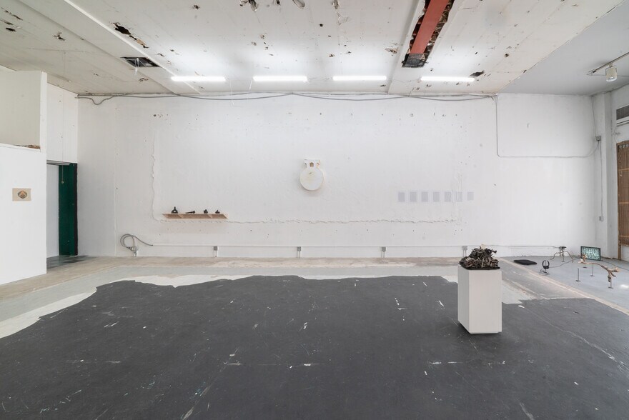 More Photos Of 520 N Western Ave, Los Angeles Storefront For Lease