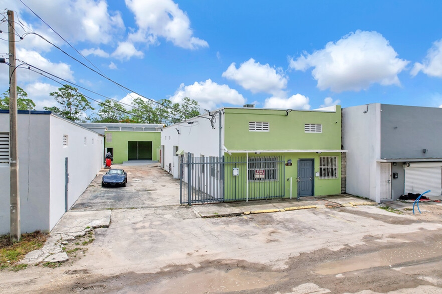 Primary Photo Of 7525 NE 3rd Pl, Miami Warehouse For Lease