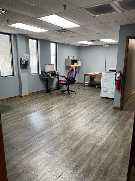 More Photos Of 208 Industrial Blvd, Tullahoma Warehouse For Sale