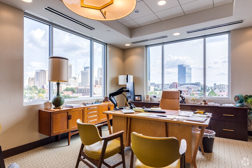 More Photos Of 500 NW 6th St, Oklahoma City Medical For Lease