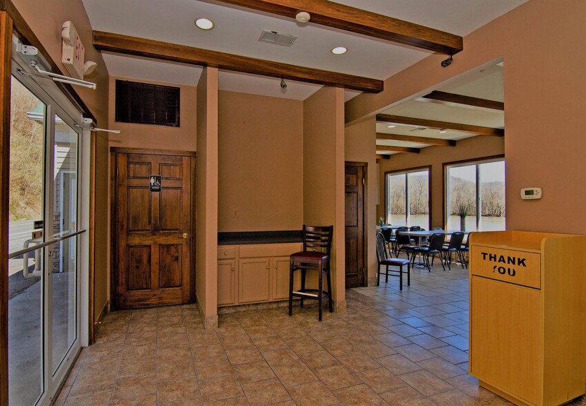 More Photos Of 846 Hinton Bypass Byp, Hinton Restaurant For Lease