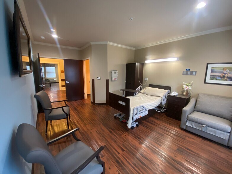 More Photos Of 104 Mbl Bank Dr, Minden Assisted Living For Lease