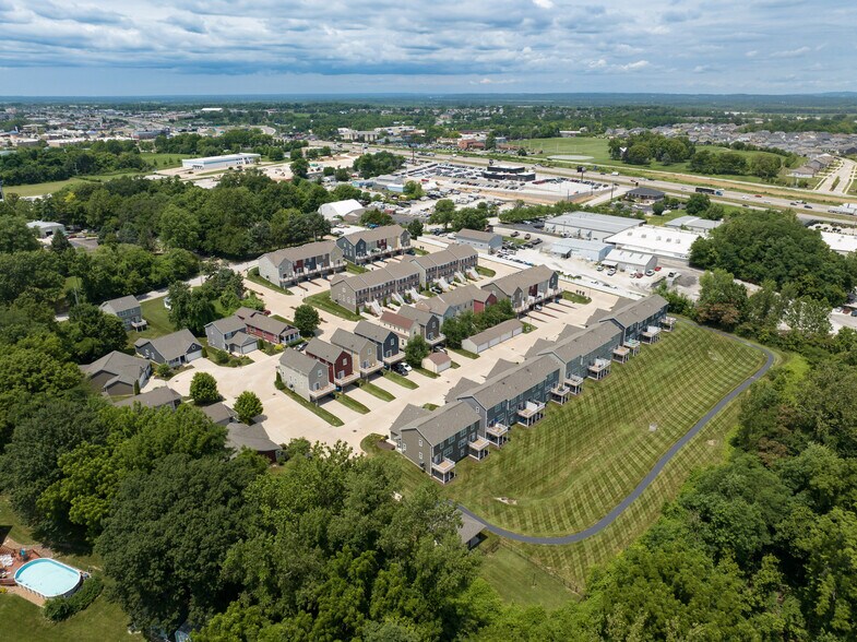 More Photos Of 238 W Wellspring Way, Saint Charles Apartments For Sale