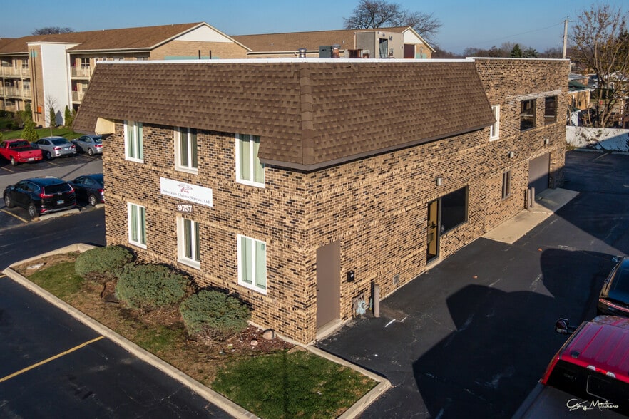 More Photos Of 9757 S Kedzie Ave, Evergreen Park Office For Sale