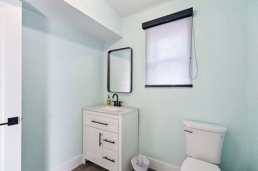 More Photos Of 2360 E Moody Blvd, Bunnell Industrial For Sale