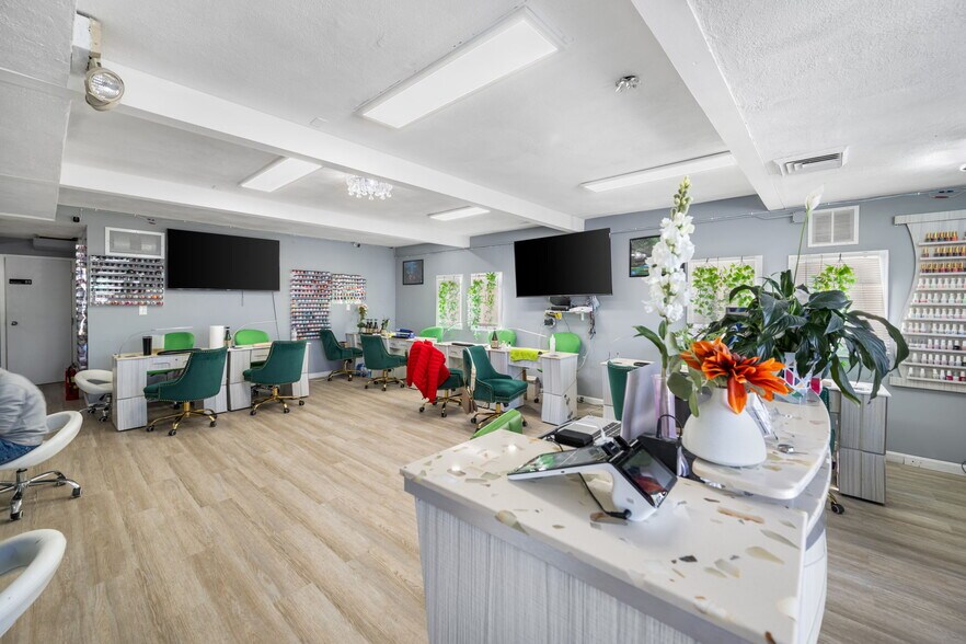 More Photos Of 1399 Washington St, Hanover Office For Sale