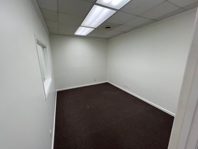 More Photos Of 6400-6406 E Brainerd Rd, Chattanooga Office For Lease