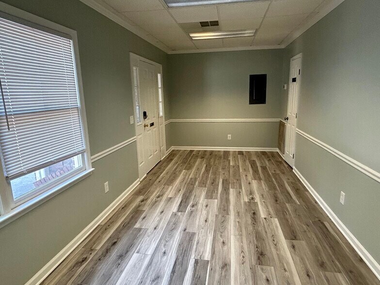 More Photos Of 1580 Sparkman Dr, Huntsville Office For Sale