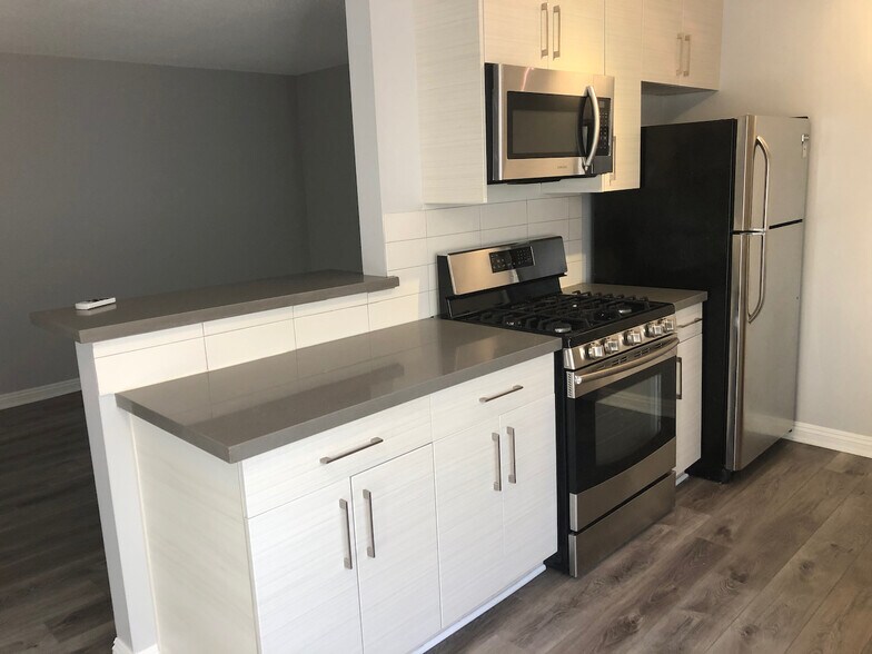 More Photos Of 1120 Logan St, Los Angeles Apartments For Sale