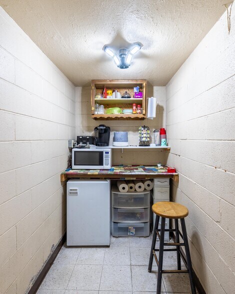 More Photos Of 200 N Main St, Duncanville Storefront Retail Office For Sale