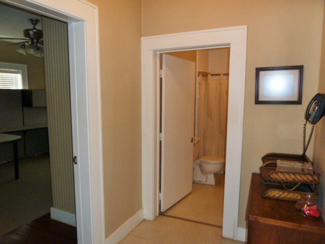 More Photos Of 207 Laurence Dr, Heath Office For Lease