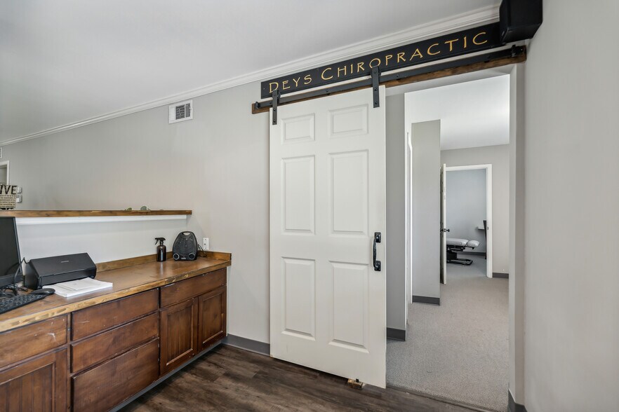 More Photos Of 930 W Main St, Jenks Medical For Sale