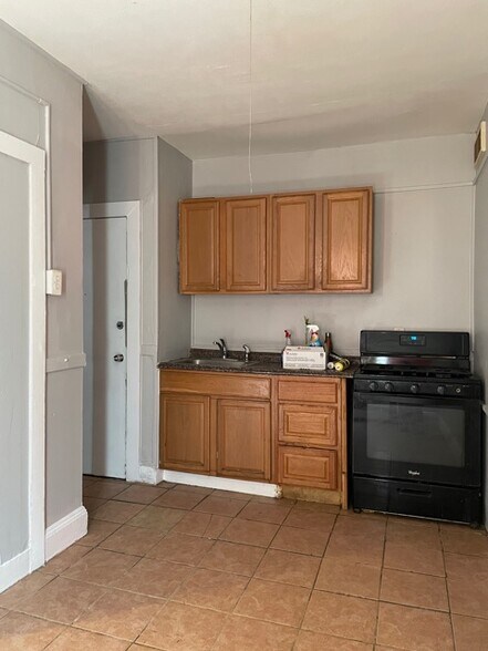 More Photos Of 38-40 Redding St, Hartford Apartments For Sale
