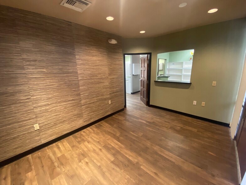 More Photos Of 12020 N 35th Ave, Phoenix Medical For Sale