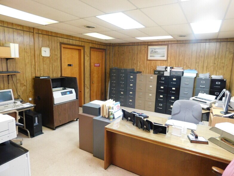 More Photos Of 115 Dairy St, Monett Industrial For Sale